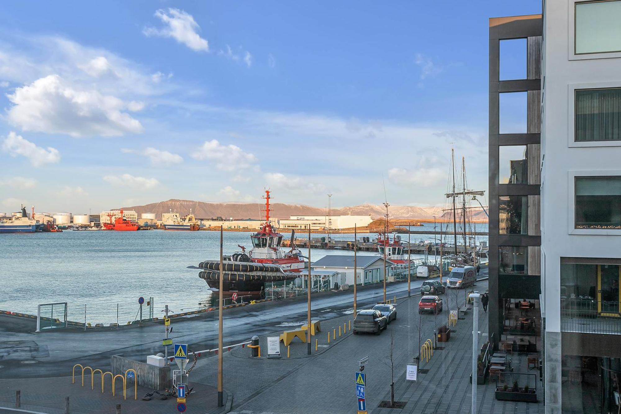 Sunny Central Reykjavik Apartment - Harbour View 외부 사진